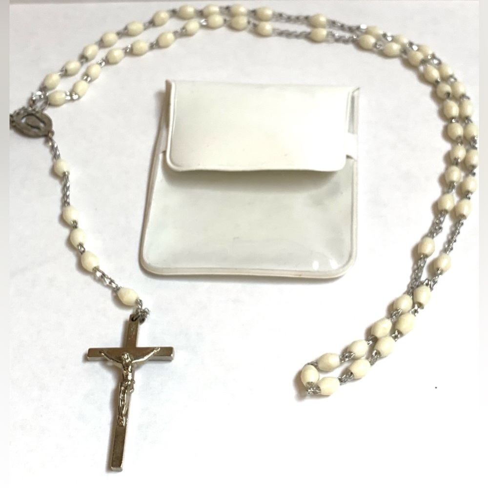 Vintage 1970’s Communion Catholic Rosary Italy White Plastic Metal Case Cross